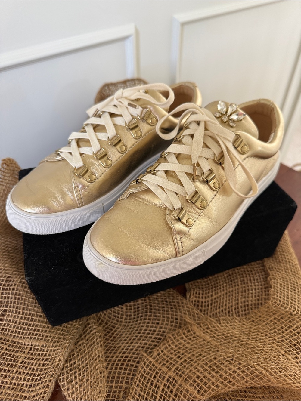 Lilly Pulitzer
Lux Hallie Sneaker size 8